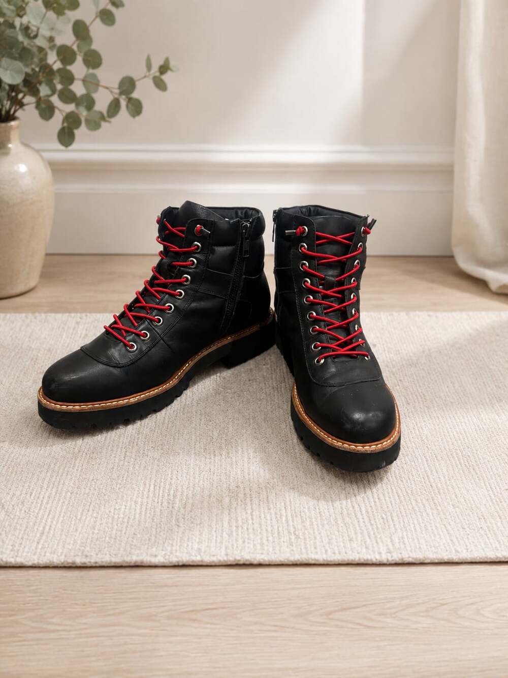 Caverley Black Leather Combat Boots EU 39 Red Lace Lug Sole Side Zip Moto